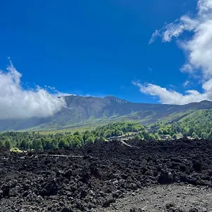 Etna Accogliente Nel Cuore Di Italia